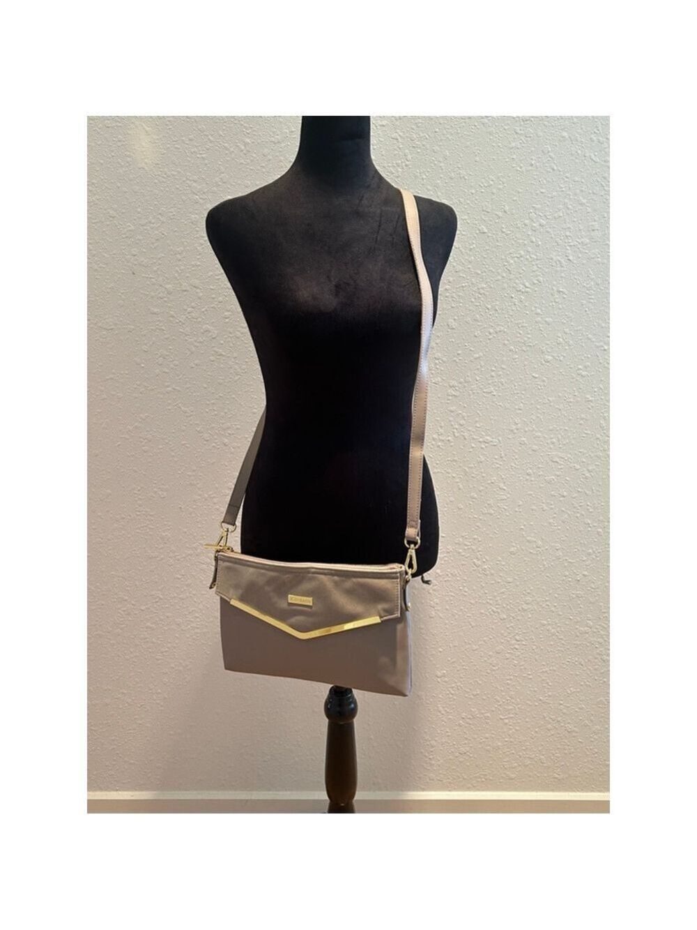 Women's JOY & IMAN Taupe Gold Crossbody Bag 12 x 8 x 1 - Picture 4 of 8